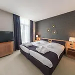 מלון Western Le Picardy & 4*