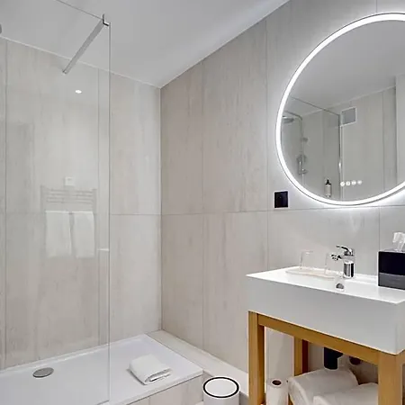 Western Le Picardy & Ξενοδοχείο Σεν-Κεντέν