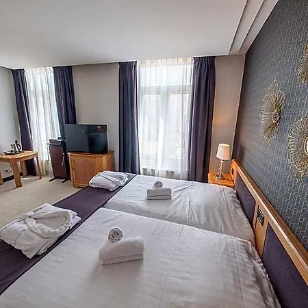 Western Le Picardy & 4*